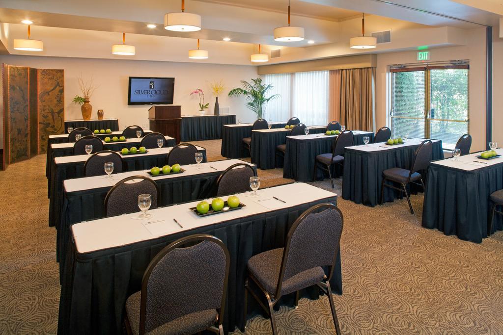 Silver Cloud - Bellevue 3* Redmond